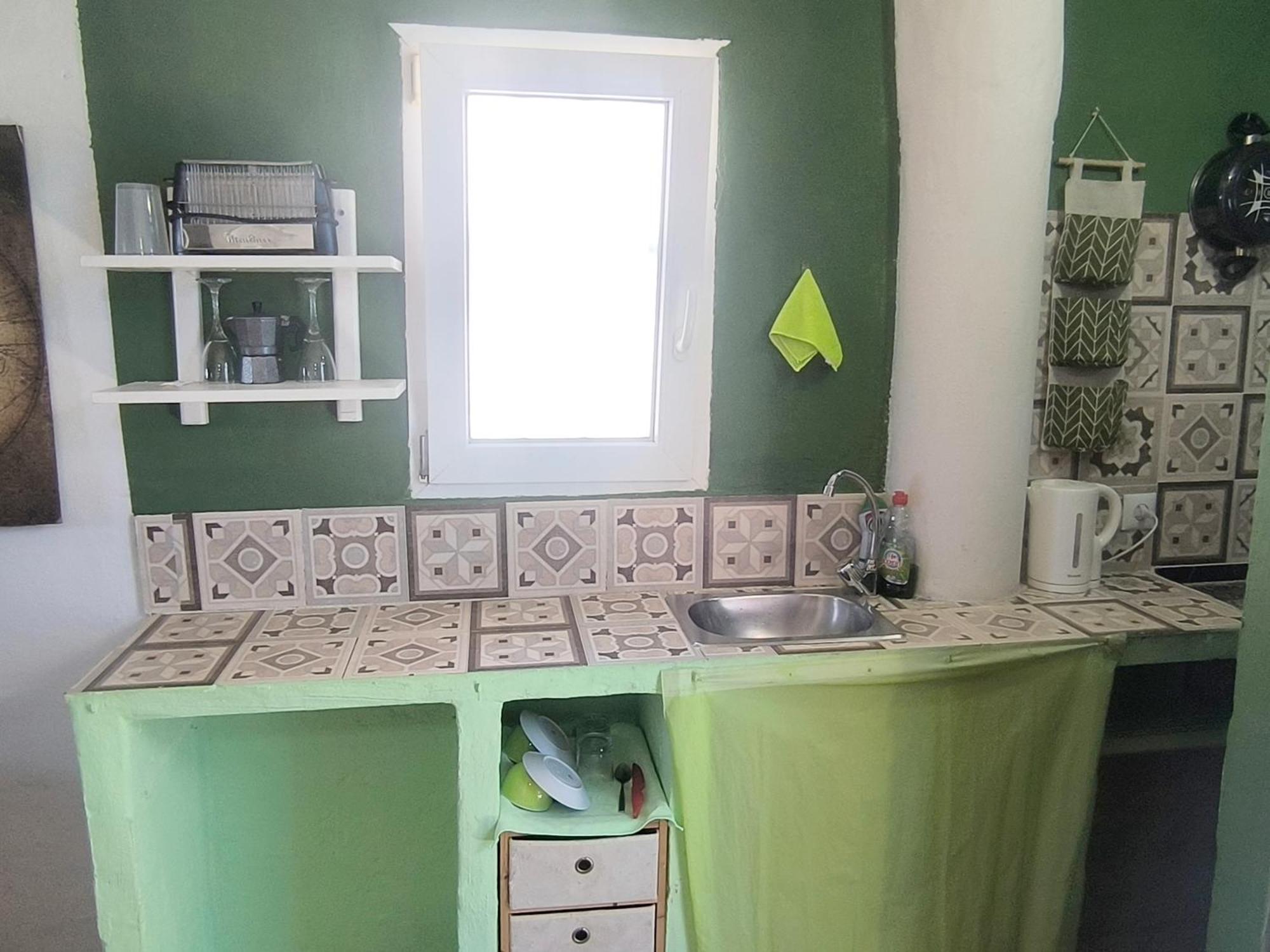 Seaside Double With Private Kitchen & Bathroom Algeciras