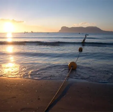 Seaside Double Room with Private Kitchen & Bathroom Algeciras Exterior photo