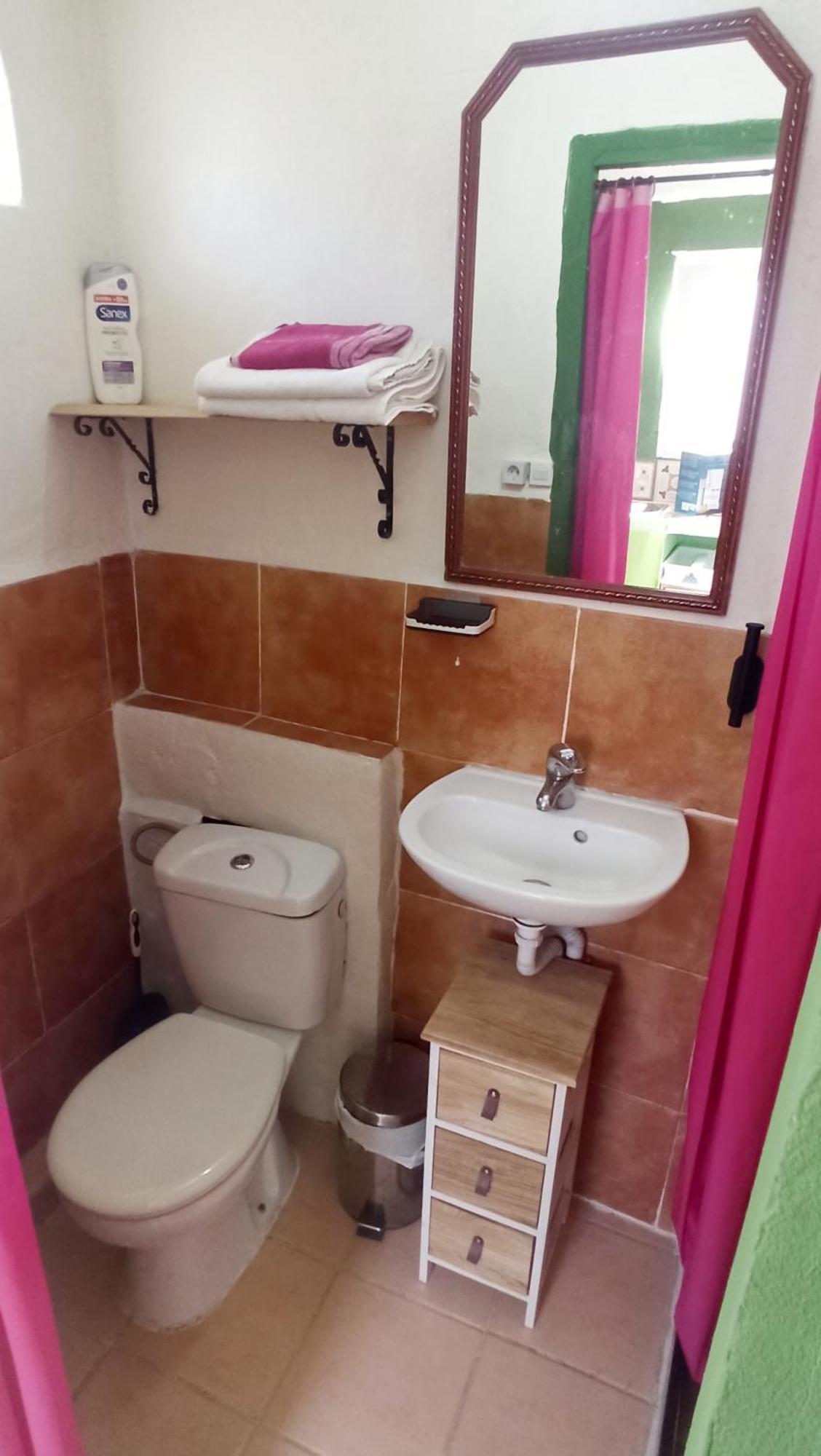 Seaside Double With Private Kitchen & Bathroom *