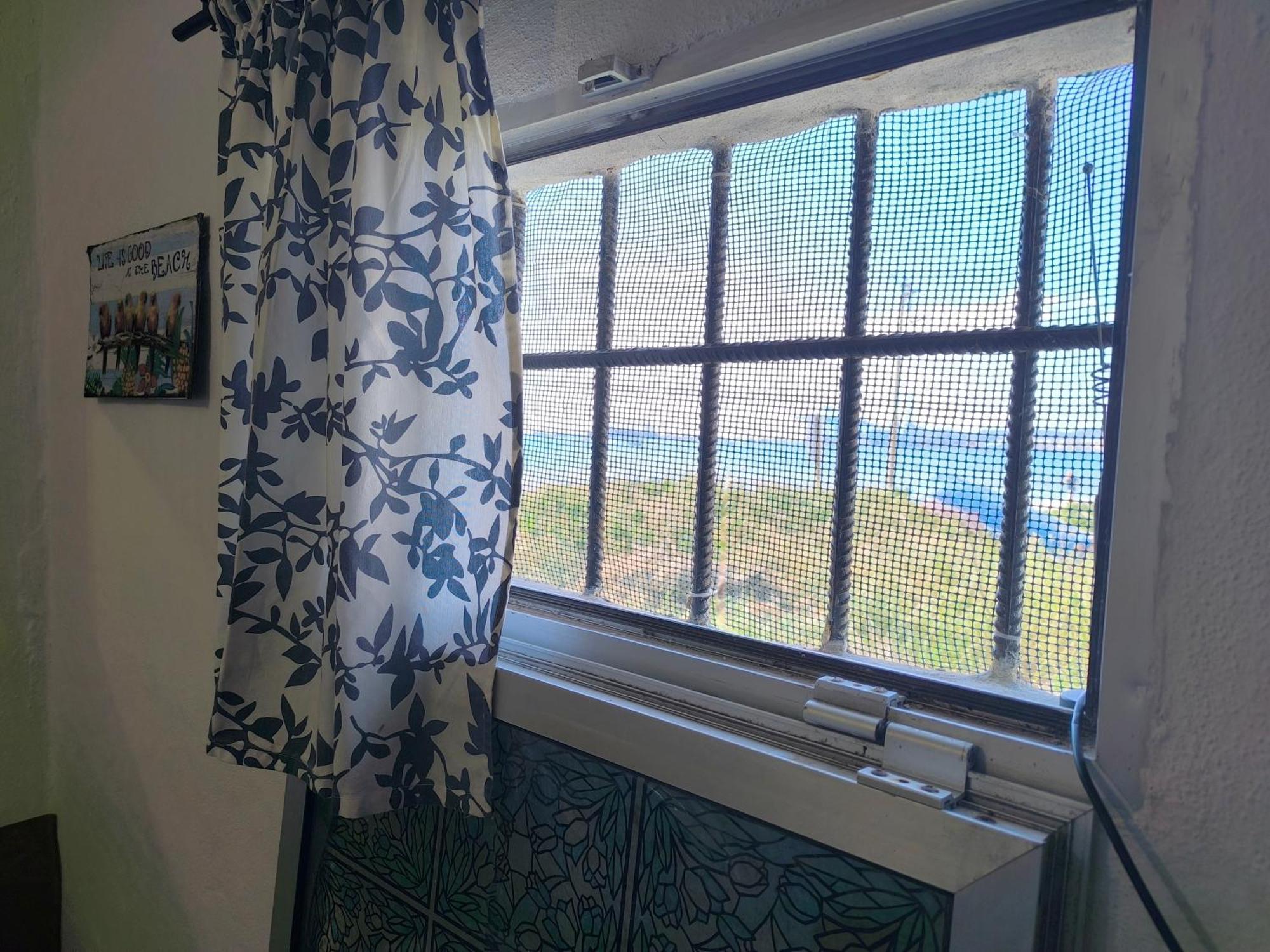 Apartment Seaside Double With Private Kitchen & Bathroom *